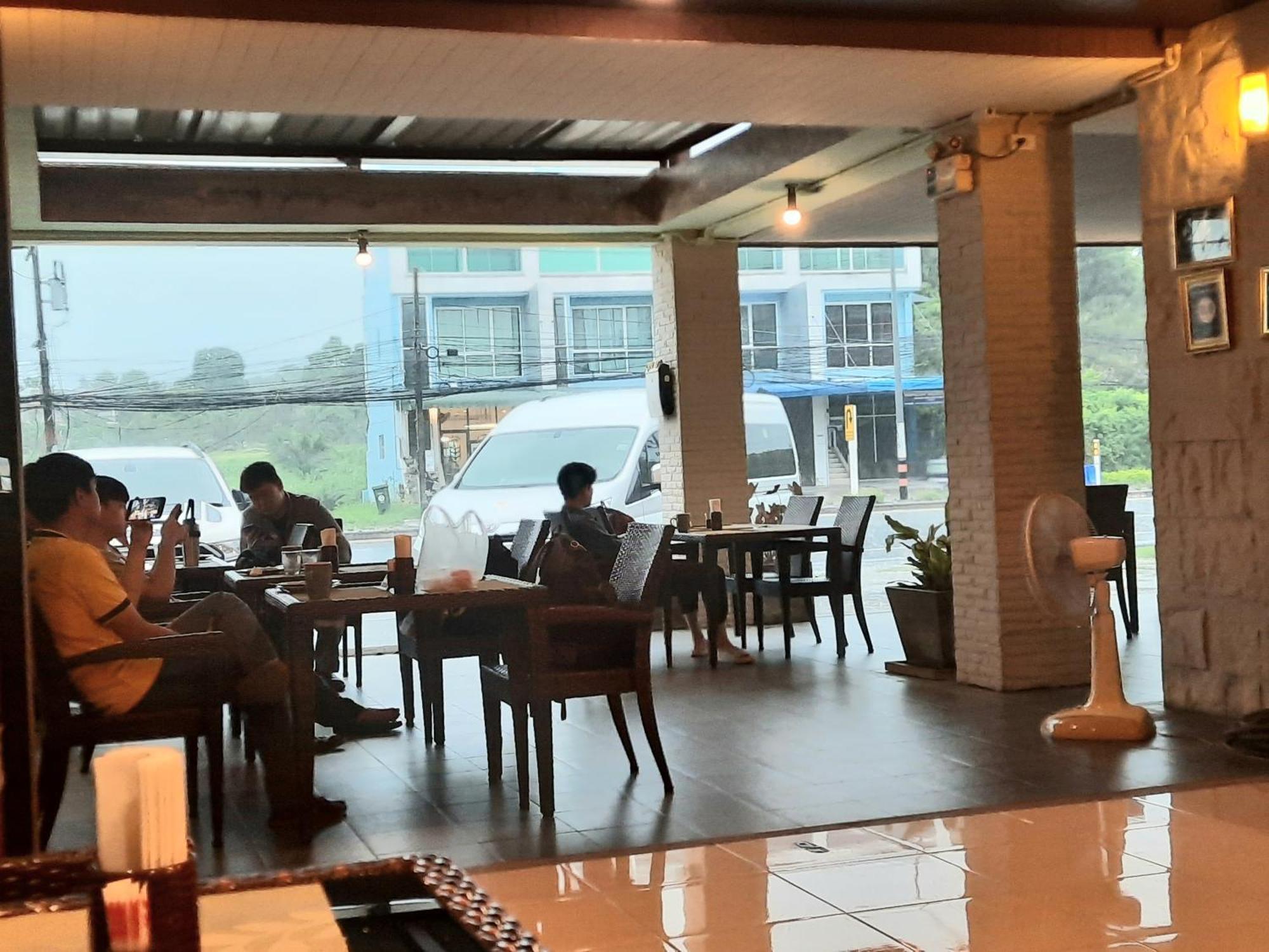 Purimas Resortel Rawai Exteriör bild